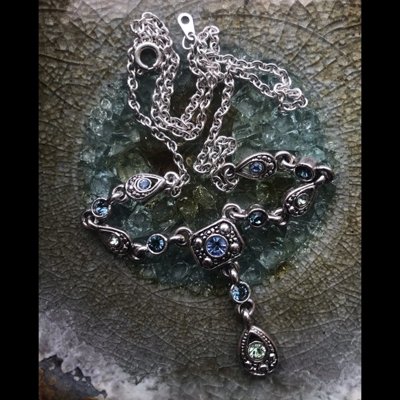 Jewelry - Swarovski Crystal Silver Y Necklace